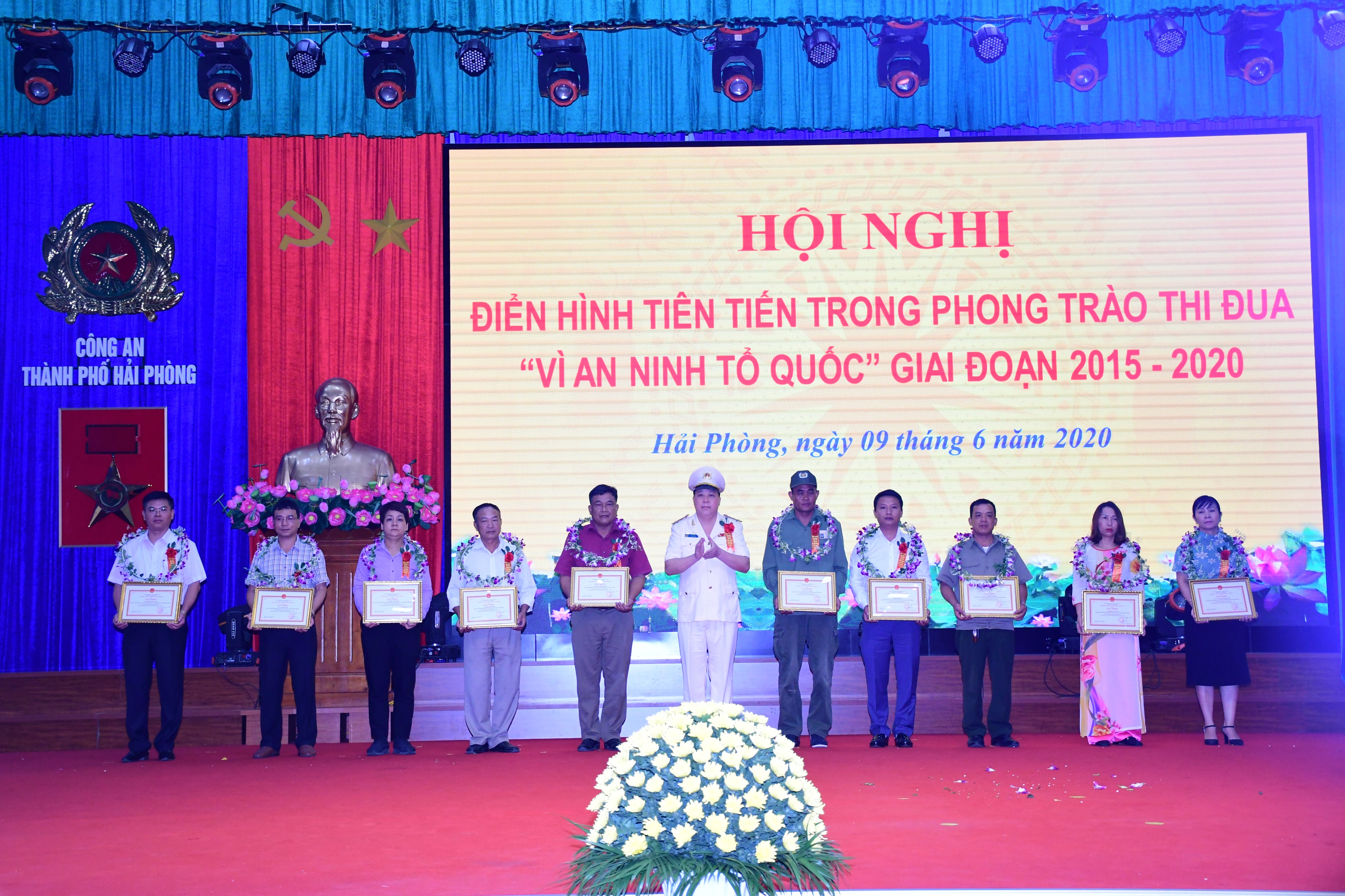 199 tập thế, 296 cá nhân được khen thưởng về phong trào toàn dân bảo vệ an ninh Tổ quốc